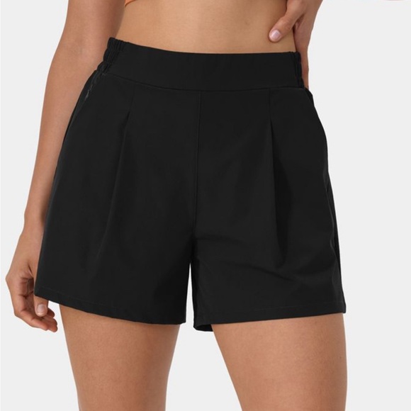 Express - black, cuffed dress shorts with pockets - Picture 1 of 4